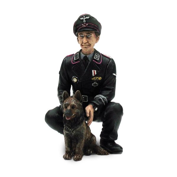 Torro 1/16 Figure Colonel Otto Paetsch with dog