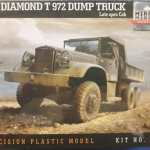 Mirror Models no. 35806 U.S. Diamond T 972 Dump Truck Late open Cab 1/35