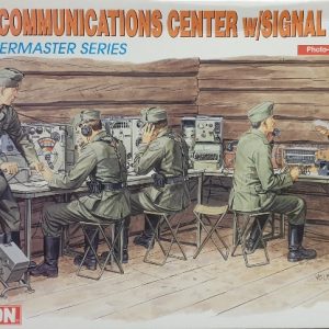 Dragon 3826 German Communications Center w/Signal Troops 1/35