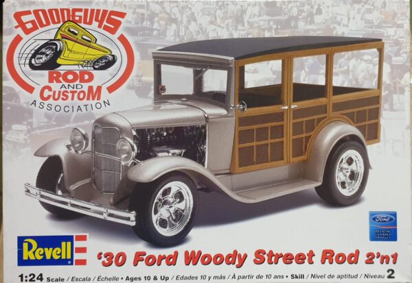 Revell 85-2064 '30 Ford Woody Street Rod 2'n1 1/24