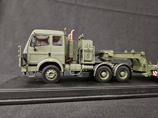 Scale-Masters Koninklijke Landmacht MB Tropco Kant en Klaar model met los decalvel voor verschillende uitvoeringen in luxe vitrine box 1/35 - Afbeelding 3