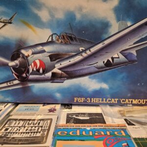 Hasegawa 09180 F6F-3 Hellcat "Catmouth"  with Wing Fold Set + extra's 1/48