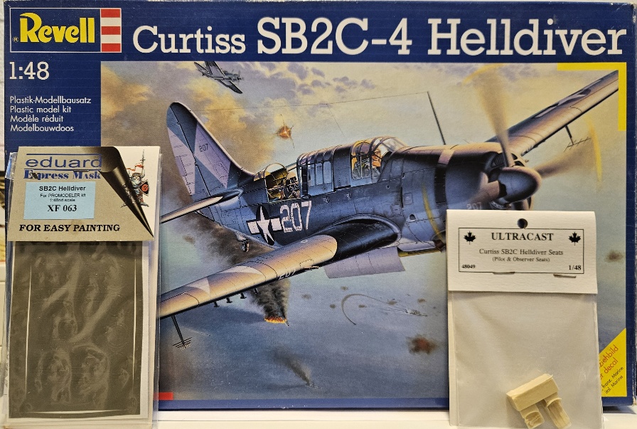 Revell 04506 Curtiss SB2C-4 Helldiver + extra's 1/48