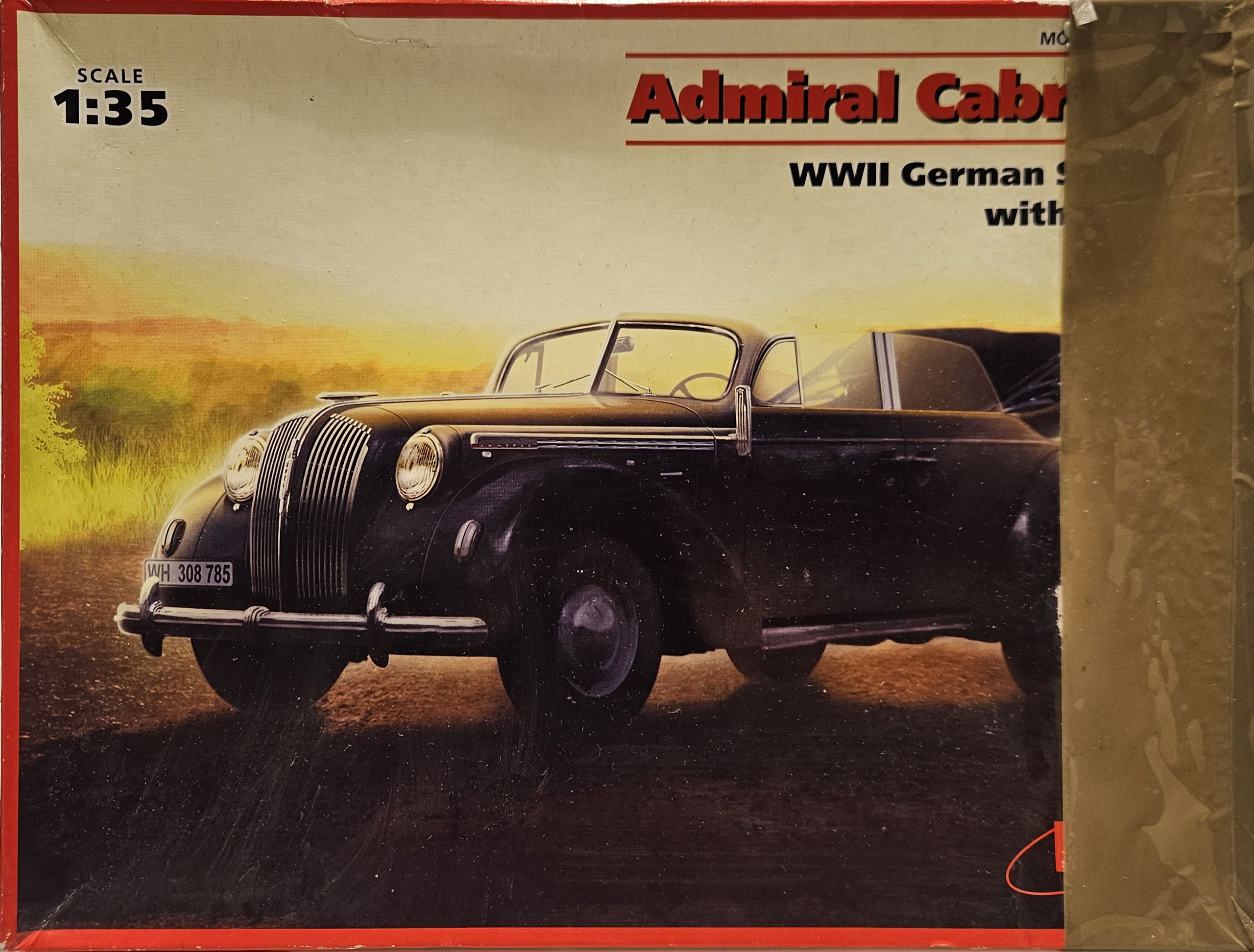 ICM 35471 Admiral Cabriolet WWII German Staff Car w/Figures 1/35