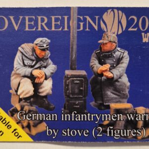 Sovereign 2000 Wolf  S2KW025 German Infantrymen Warming by Stove (2 Figures) 1/35