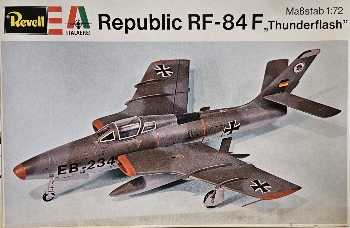 2 Revell H-2003 Republic RF-84F ,,Thunderflash" 1/72