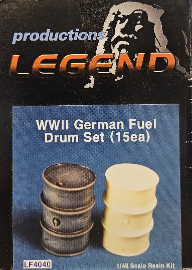 Legend Productions LF4040 WWII German Fuel Drum Set (15 pcs) 1/48