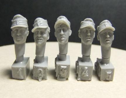 Hornet HGH 01 5 heads wearing German M1943 Caps 1/35